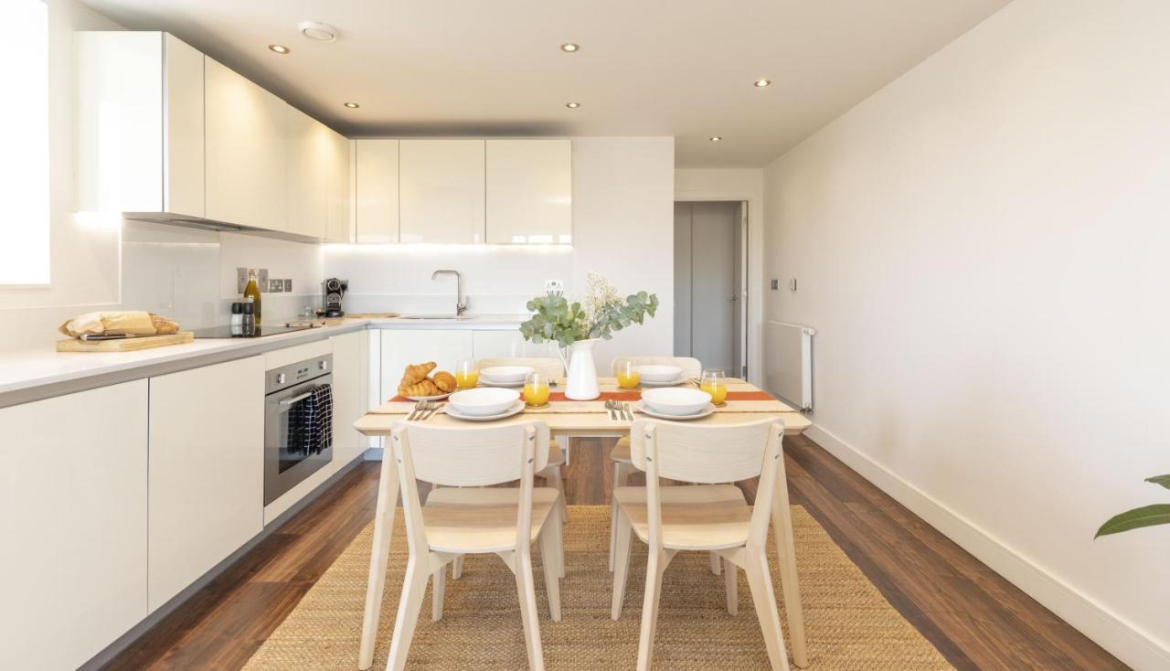 Modern Luxe Apt Just 10 Mins From Tower Bridge! Easy Access To Tube And Bus لندن المظهر الخارجي الصورة
