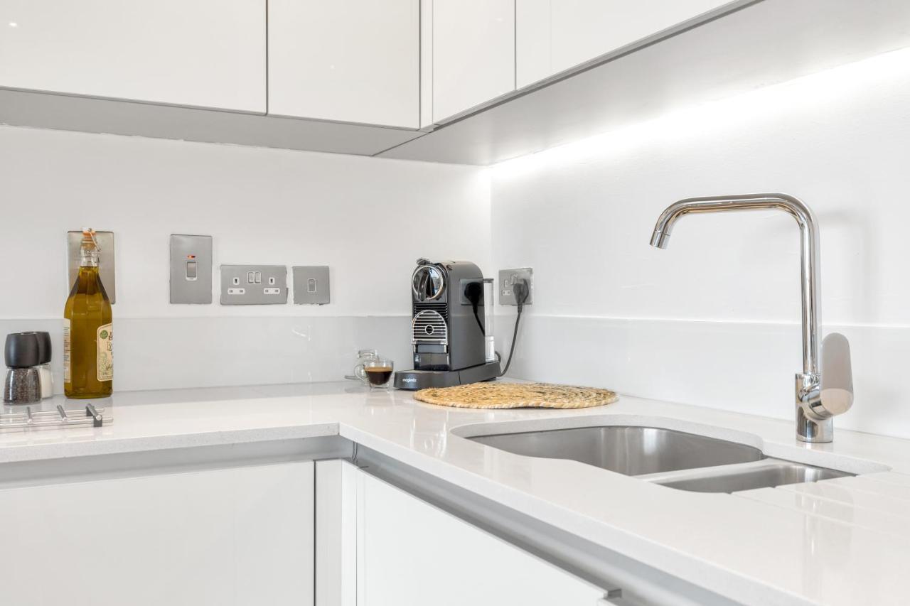 Modern Luxe Apt Just 10 Mins From Tower Bridge! Easy Access To Tube And Bus لندن المظهر الخارجي الصورة