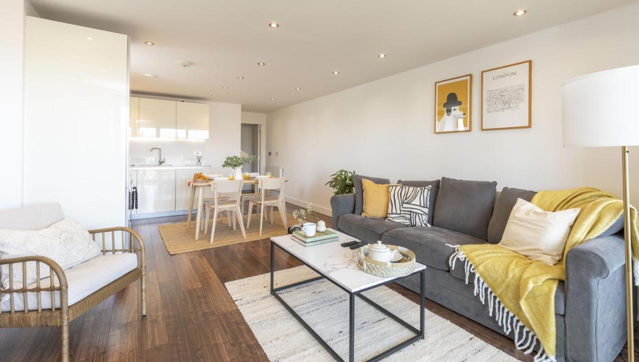 Modern Luxe Apt Just 10 Mins From Tower Bridge! Easy Access To Tube And Bus لندن المظهر الخارجي الصورة