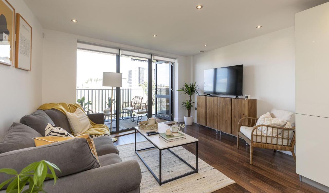 Modern Luxe Apt Just 10 Mins From Tower Bridge! Easy Access To Tube And Bus لندن المظهر الخارجي الصورة